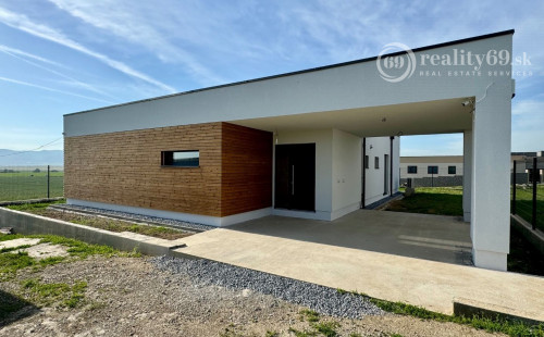 HANISKA - KVALITNÁ NOVOSTAVBA 4 IZBOVÉHO RD, GARÁŽOVÉ STÁTIE, TERASA.