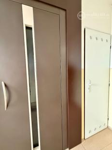 TERASA - KEŽMARSKÁ PRAŽSKÝ 3 IZBOVÝ BYT 68 M2, VÝBORNÝ STAV, VYHĽADÁVANÁ LOKALITA.