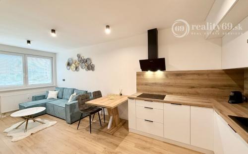 KRIVÁ PRI AUPARKU - 2 IZBOVÝ BYT PRIPRAVENÝ NA BÝVANIE.