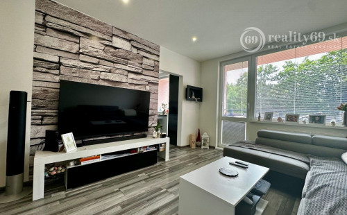 NAD JAZEROM - ROVNÍKOVÁ 1,5 IZBOVÝ BYT 42 M2, ZARIADENÝ S LODŽIOU.