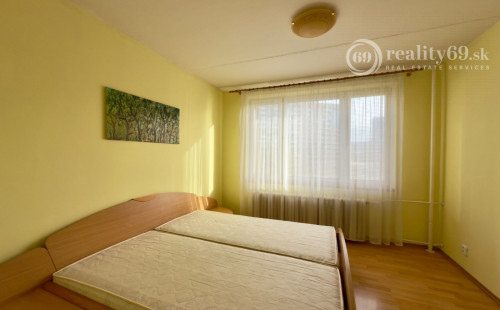 CENTRUM PRI AUPARKU - 3 IZBOVÝ ZARIADENÝ BYT NA LUDMANSKEJ 69 M2, 2XLODŽIA.