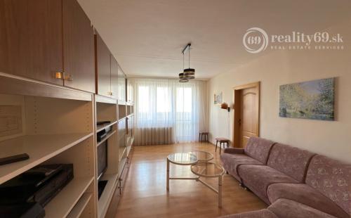 CENTRUM PRI AUPARKU - 3 IZBOVÝ ZARIADENÝ BYT NA LUDMANSKEJ 69 M2, 2XLODŽIA.