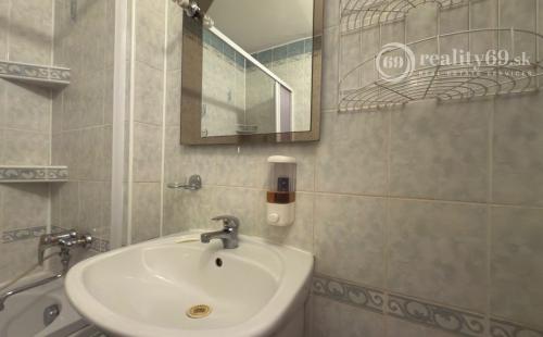 CENTRUM PRI AUPARKU - 3 IZBOVÝ ZARIADENÝ BYT NA LUDMANSKEJ 69 M2, 2XLODŽIA.