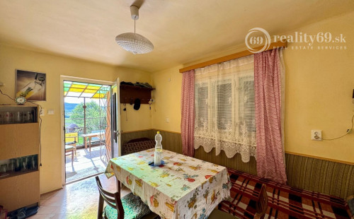 NOVÁ CENA - MAĎARSKO - JAZERO RAKACA - POSCHODOVÁ 3 IZBOVÁ CHATA PRI JAZERE S TERASOU