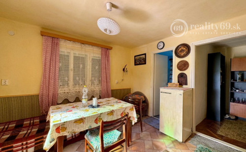 NOVÁ CENA - MAĎARSKO - JAZERO RAKACA - POSCHODOVÁ 3 IZBOVÁ CHATA PRI JAZERE S TERASOU