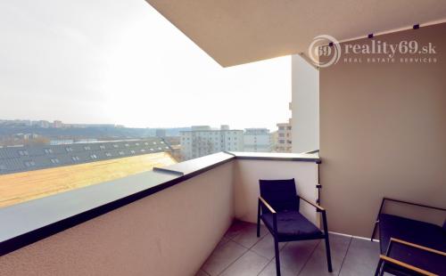 SEVER - ALBELLI - NOVOSTAVBA 2 IZBOVÝ KOMPLETNE ZARIADENÝ TEHLOVÝ BYT.