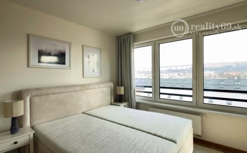 SEVER - ALBELLI - NOVOSTAVBA 2 IZBOVÝ KOMPLETNE ZARIADENÝ TEHLOVÝ BYT.