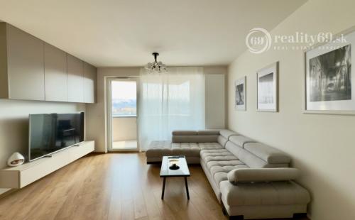 SEVER - ALBELLI - NOVOSTAVBA 2 IZBOVÝ KOMPLETNE ZARIADENÝ TEHLOVÝ BYT.