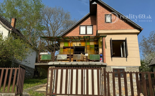 NOVÁ CENA - MAĎARSKO - JAZERO RAKACA - POSCHODOVÁ 3 IZBOVÁ CHATA PRI JAZERE S TERASOU