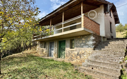 MAĎARSKO - BODVASZILAS VINNÁ PIVNICA, CHATA S POZEMKOM 1500 M2.