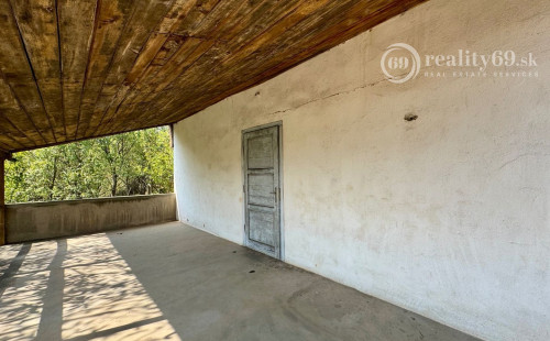 MAĎARSKO - BODVASZILAS VINNÁ PIVNICA, CHATA S POZEMKOM 1500 M2.