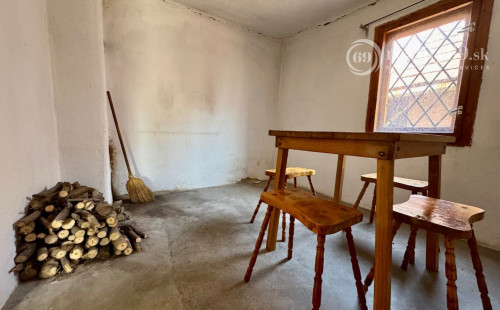 MAĎARSKO - BODVASZILAS VINNÁ PIVNICA, CHATA S POZEMKOM 1500 M2.