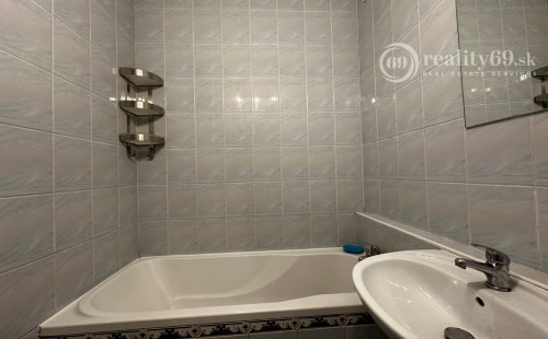 REZERVOVANÉ - NOVÁ CENA - MOLDAVA NAD BODVOU - OSLOBODENIA 3 IZBOVÝ BYT 65 M2 VÝBORNÝ STAV.