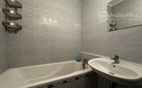 REZERVOVANÉ - NOVÁ CENA - MOLDAVA NAD BODVOU - OSLOBODENIA 3 IZBOVÝ BYT 65 M2 VÝBORNÝ STAV.