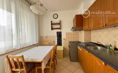 CENTRUM PRI AUPARKU - 3 IZBOVÝ ZARIADENÝ BYT NA LUDMANSKEJ 69 M2, 2XLODŽIA.