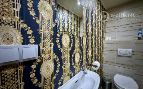 REZERVOVANÉ - JAZERO - DONSKÁ PEKNÝ 3 IZBOVÝ KOMPLETNE ZARIADENÝ BYT 68 M2 S LODŽIOU.