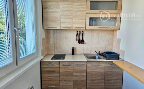 TERASA - TRIEDA SNP PRI GALÉRII - 1 IZBOVÝ ZARIADENÝ BYT VÝBORNÁ LOKALITA