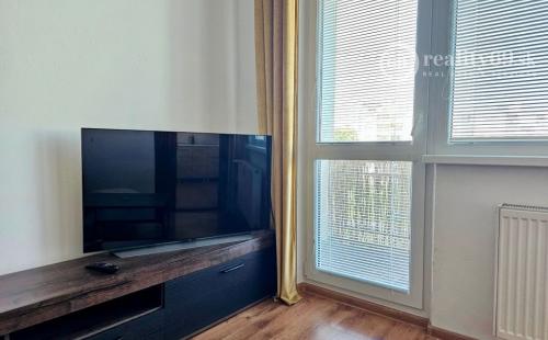 TERASA - TRIEDA SNP PRI GALÉRII - 1 IZBOVÝ ZARIADENÝ BYT VÝBORNÁ LOKALITA