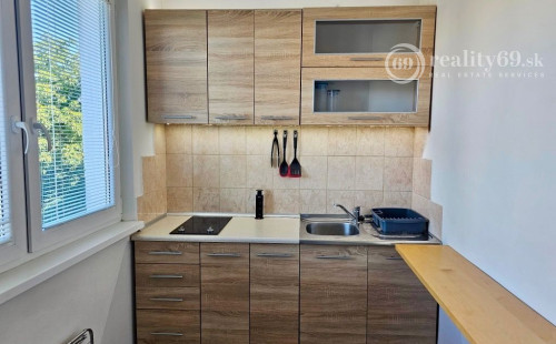 TERASA - TRIEDA SNP PRI GALÉRII - 1 IZBOVÝ ZARIADENÝ BYT VÝBORNÁ LOKALITA