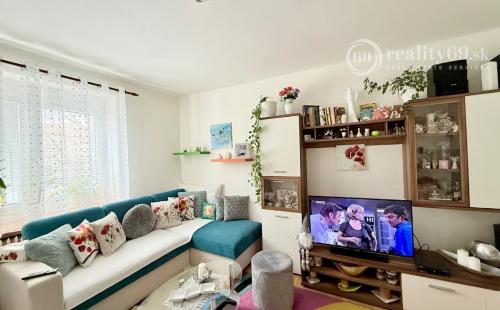 REZERVOVANÉ - CENTRUM MESTA - JESENNÁ PEKNÝ 1 IZBOVÝ BYT VÝBORNÝ STAV.