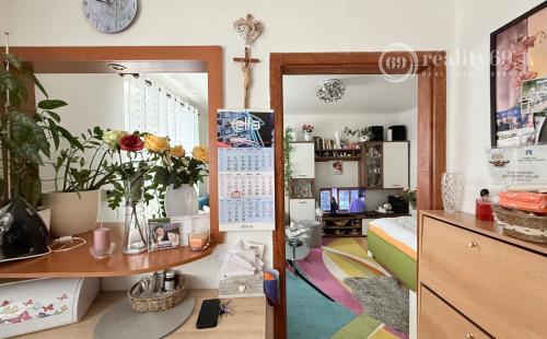 REZERVOVANÉ - CENTRUM MESTA - JESENNÁ PEKNÝ 1 IZBOVÝ BYT VÝBORNÝ STAV.