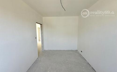 GEČA - DOM ZA CENU BYTU - KVALITNÁ NOVOSTAVBA 4 IZBOVÉHO RD, TERASA.