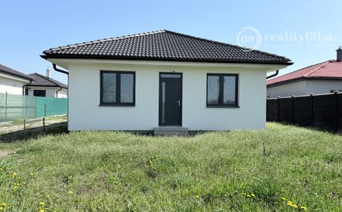 GEČA - DOM ZA CENU BYTU - KVALITNÁ NOVOSTAVBA 4 IZBOVÉHO RD, TERASA.