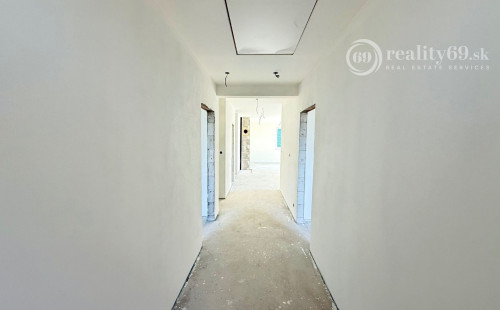 GEČA - DOM ZA CENU BYTU - KVALITNÁ NOVOSTAVBA 4 IZBOVÉHO RD, TERASA.