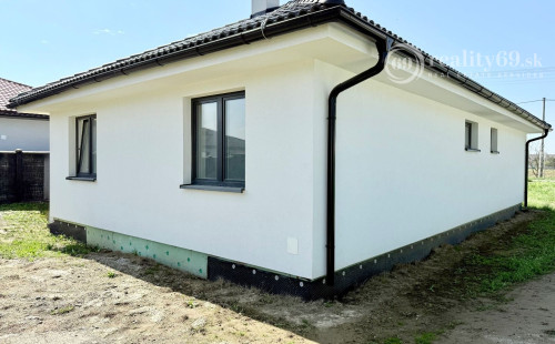 GEČA - DOM ZA CENU BYTU - KVALITNÁ NOVOSTAVBA 4 IZBOVÉHO RD, TERASA.