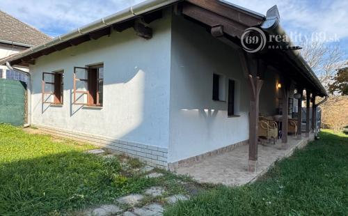 MAĎARSKO - SZÁSZFA VÝBORNÁ OBEC V POHRANIČÍ TOP LOKALITA.