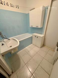 SEVER - BOŽENY NEMCOVEJ 1 IZBOVÝ BYT 40 M2 PO REKONŠTRUKCII, BALKÓN, PLASTOVÉ OKNÁ, ZATEPLENÝ OBYTNÝ DOM.