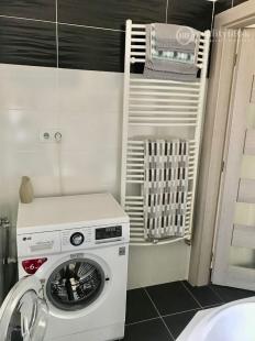 JUH - MODERNÝ ZARIADENÝ 2 IZBOVÝ TEHLOVÝ BYT S BALKÓNOM.