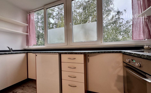 ROSNÁ - PEKNÝ 1,5  IZBOVÝ BYT PO REKONŠTRUKCII ČIASTOČNE ZARIADENÝ.