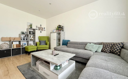 REZERVOVANÉ - TERASA - POVAŽSKÁ  3 IZBOVÝ ZARIADENÝ BYT 68 M2, PO VKUSNEJ REKONŠTRUKCII, VÝBORNÁ LOKALITA.