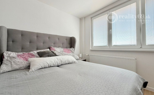 REZERVOVANÉ - TERASA - POVAŽSKÁ  3 IZBOVÝ ZARIADENÝ BYT 68 M2, PO VKUSNEJ REKONŠTRUKCII, VÝBORNÁ LOKALITA.