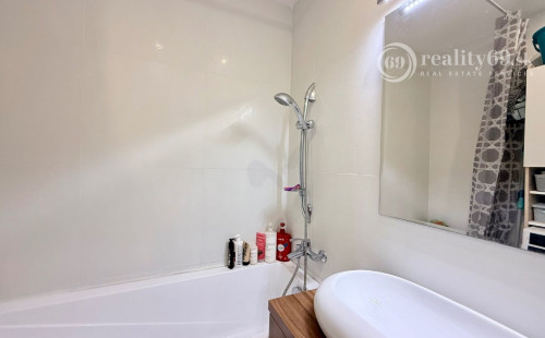 REZERVOVANÉ - TERASA - POVAŽSKÁ  3 IZBOVÝ ZARIADENÝ BYT 68 M2, PO VKUSNEJ REKONŠTRUKCII, VÝBORNÁ LOKALITA.