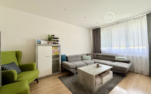 REZERVOVANÉ - TERASA - POVAŽSKÁ  3 IZBOVÝ ZARIADENÝ BYT 68 M2, PO VKUSNEJ REKONŠTRUKCII, VÝBORNÁ LOKALITA.