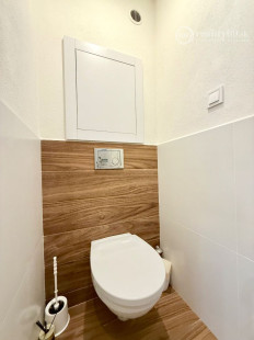 REZERVOVANÉ - TERASA - POVAŽSKÁ  3 IZBOVÝ ZARIADENÝ BYT 68 M2, PO VKUSNEJ REKONŠTRUKCII, VÝBORNÁ LOKALITA.