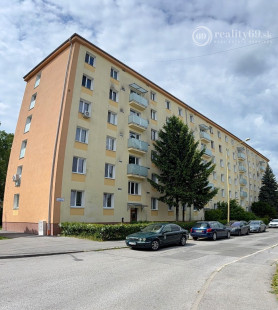 SEVER - ČÁRSKEHO TEHLOVÝ 2 IZBOVÝ KOMPLETNÁ REKONŠTRUKCIA 54 M2.