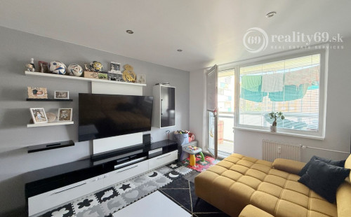 FURČA - KPT. JAROŠA PEKNÝ 2 IZBOVÝ BYT 58 M2, LODŽIA, PO REKONŠTRUKCII ZARIADENÝ.