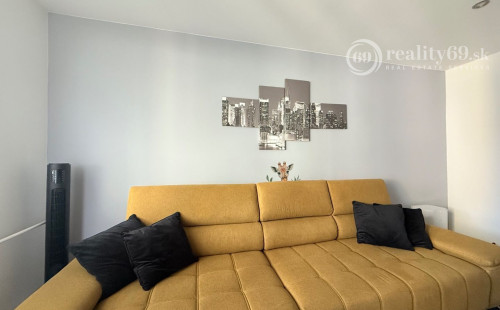 FURČA - KPT. JAROŠA PEKNÝ 2 IZBOVÝ BYT 58 M2, LODŽIA, PO REKONŠTRUKCII ZARIADENÝ.