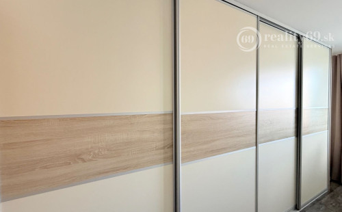 FURČA - KPT. JAROŠA PEKNÝ 2 IZBOVÝ BYT 58 M2, LODŽIA, PO REKONŠTRUKCII ZARIADENÝ.