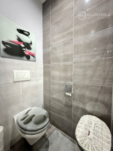 FURČA - KPT. JAROŠA PEKNÝ 2 IZBOVÝ BYT 58 M2, LODŽIA, PO REKONŠTRUKCII ZARIADENÝ.