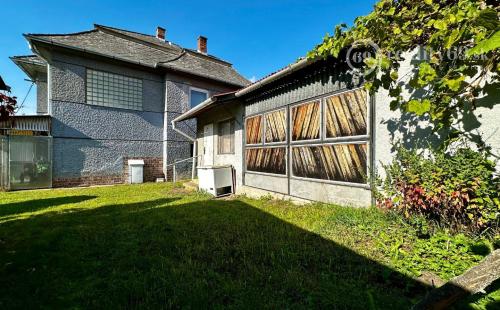 SVINICA -  5 IZBOVÝ POSCHODOVÝ RODINNÝ DOM NA VÝBORNOM MIESTE, POZEMOK 1.256 M2.