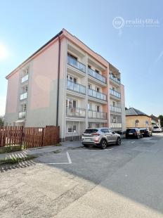 JUH - RIZNEROVA 2 IZBOVÝ TEHLOVÝ BYT 54 M 2 S VLASTNÝM KÚRENÍM.