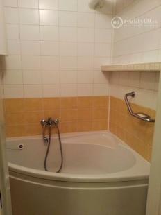 JUH - RIZNEROVA 2 IZBOVÝ TEHLOVÝ BYT 54 M 2 S VLASTNÝM KÚRENÍM.