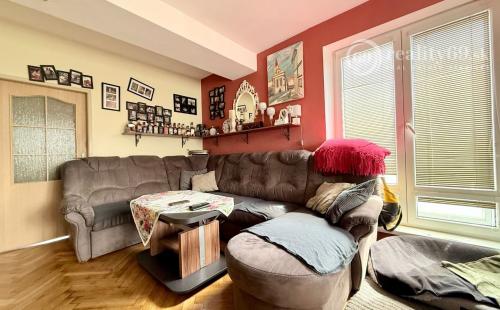 SEVER - ČÁRSKEHO TEHLOVÝ 2 IZBOVÝ KOMPLETNÁ REKONŠTRUKCIA 54 M2.