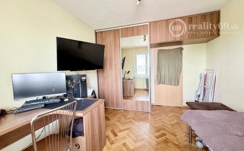 SEVER - ČÁRSKEHO TEHLOVÝ 2 IZBOVÝ KOMPLETNÁ REKONŠTRUKCIA 54 M2.