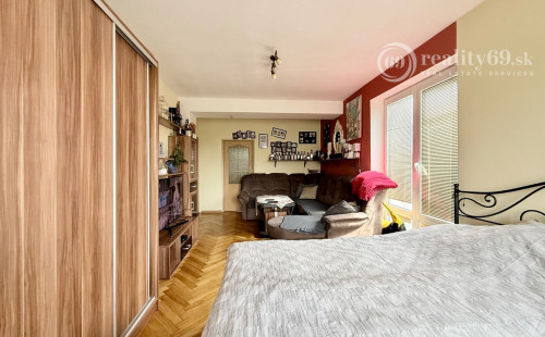 SEVER - ČÁRSKEHO TEHLOVÝ 2 IZBOVÝ KOMPLETNÁ REKONŠTRUKCIA 54 M2.