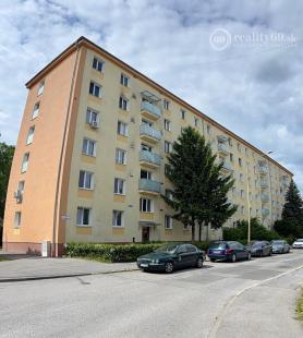 SEVER - ČÁRSKEHO TEHLOVÝ 2 IZBOVÝ KOMPLETNÁ REKONŠTRUKCIA 54 M2.